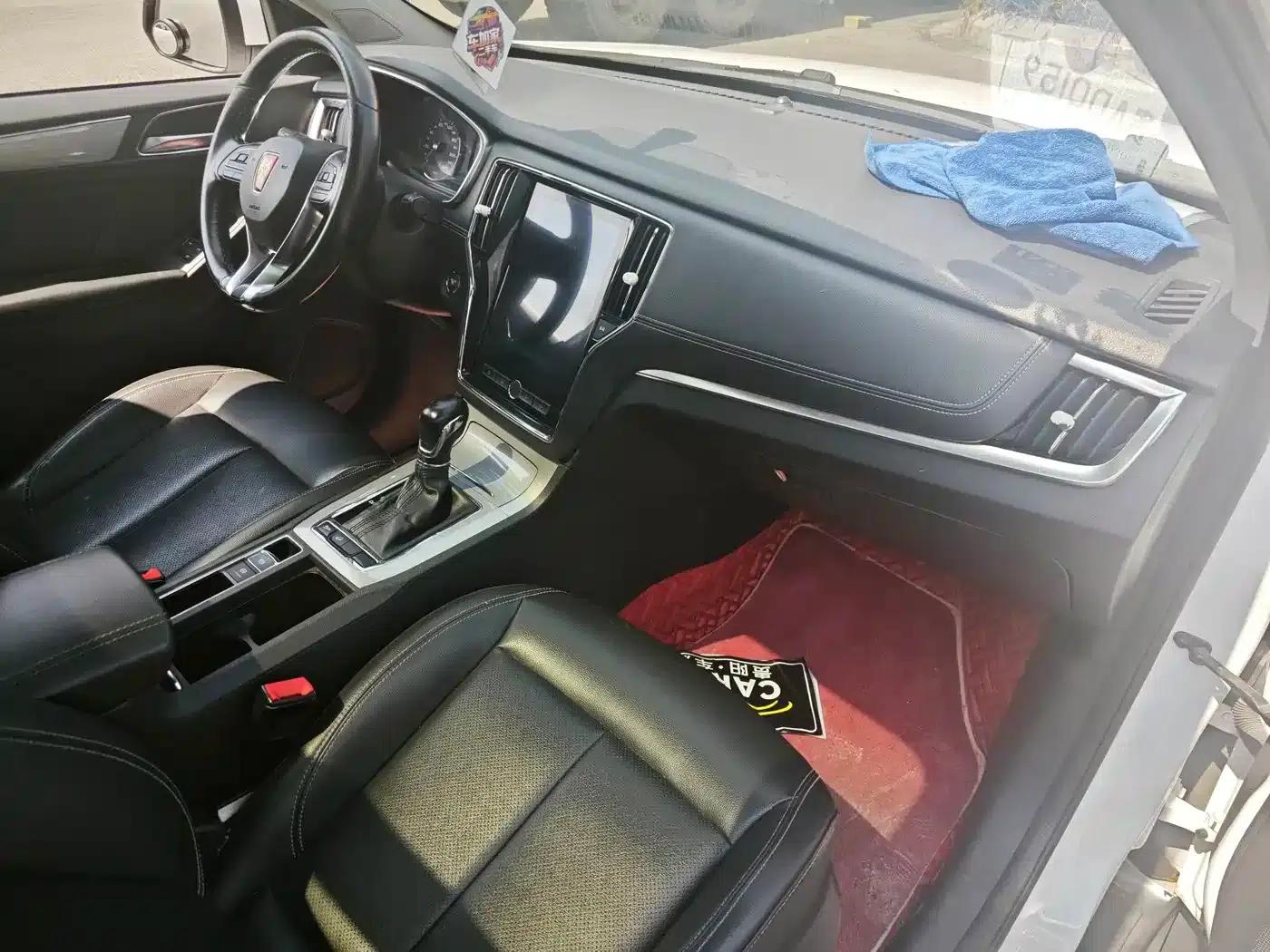 Roewe RX5 2016 20T Two-Wheel Drive Automatic Internet Smart Edition — миниатюра 4