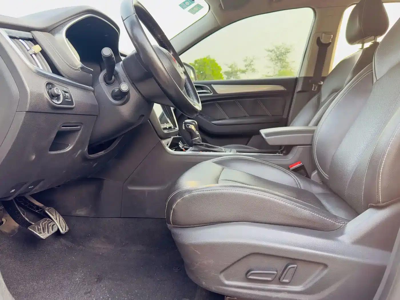 Roewe RX5 2016 20T Two-Wheel Drive Automatic Internet Smart Edition — миниатюра 14