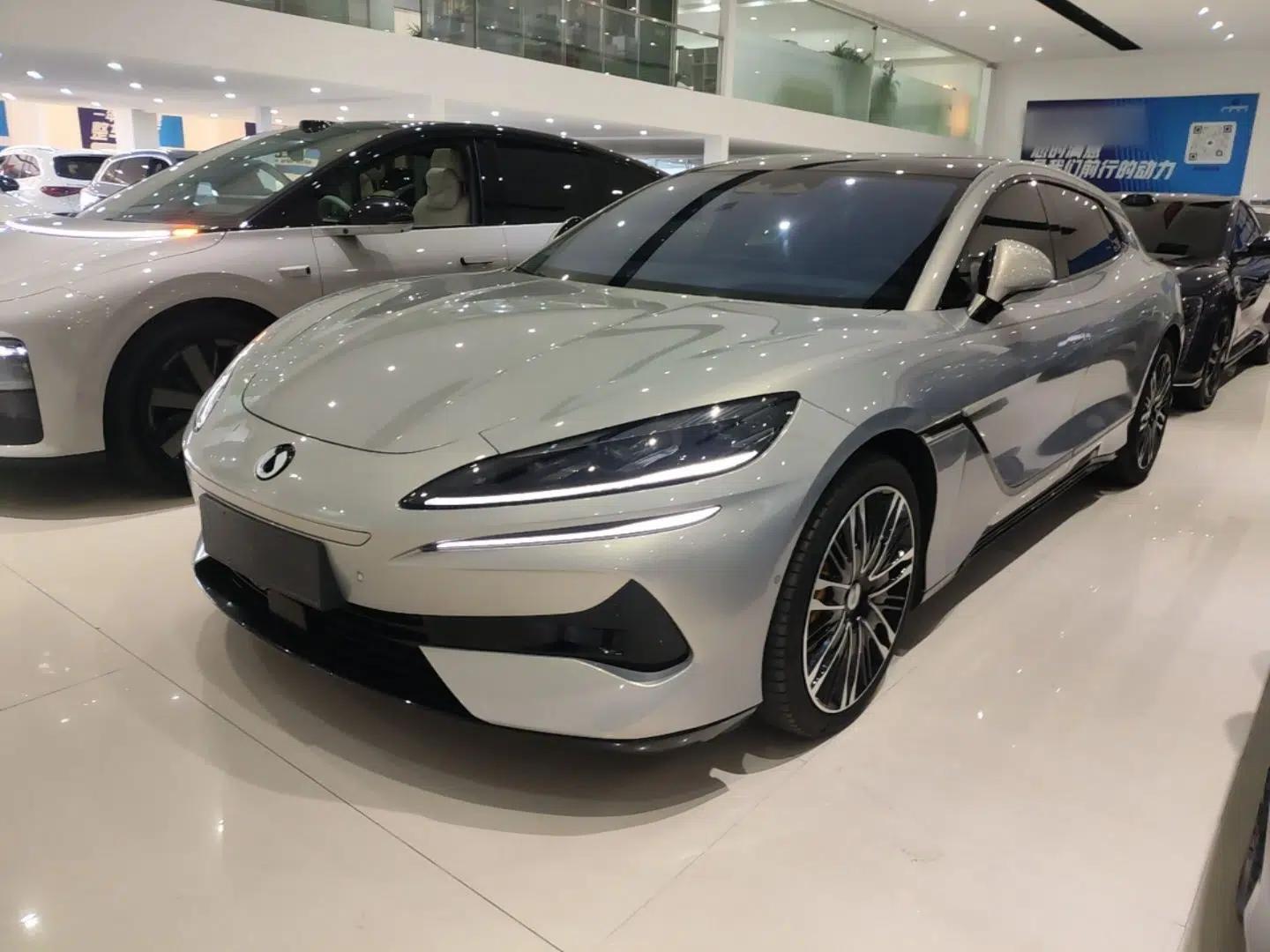 Denza Z9GT 2024 1100 Four-Wheel Drive Ultra Version — миниатюра 1