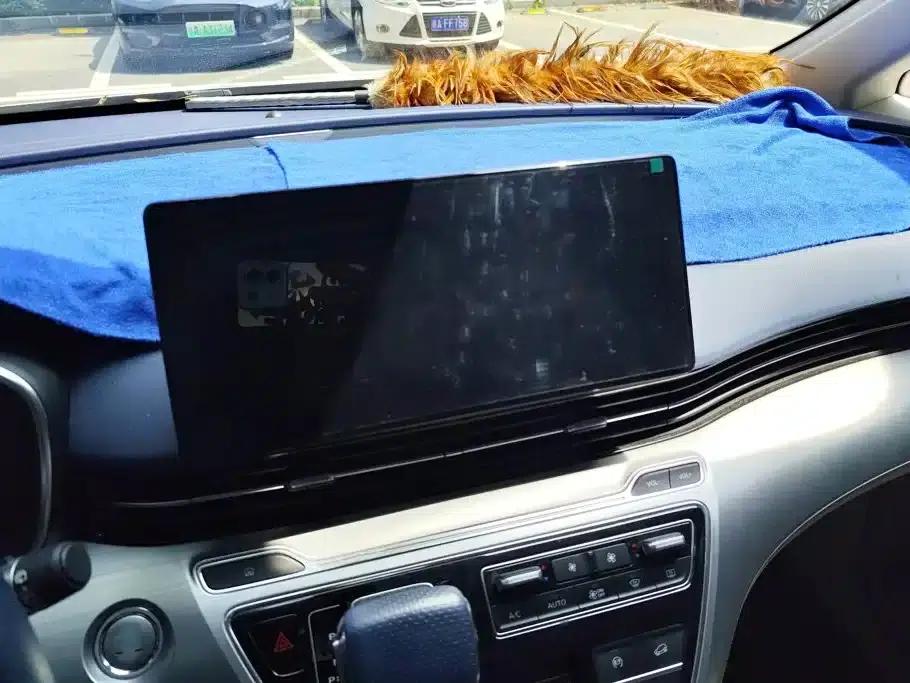 Roewe iMAX8 2022 400TGI Premium Edition — миниатюра 13