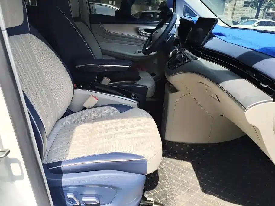 Roewe iMAX8 2022 400TGI Premium Edition — миниатюра 8