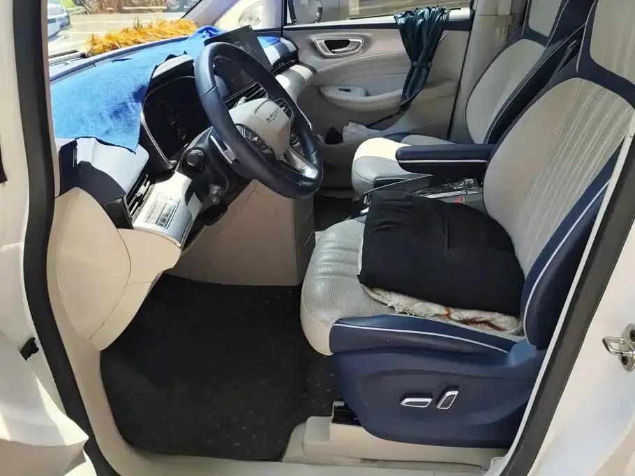 Roewe iMAX8 2022 400TGI Premium Edition — миниатюра 9