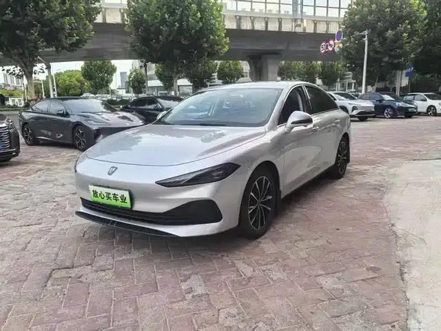 Roewe D7 2025 DMH 125km World Champion Flagship Edition