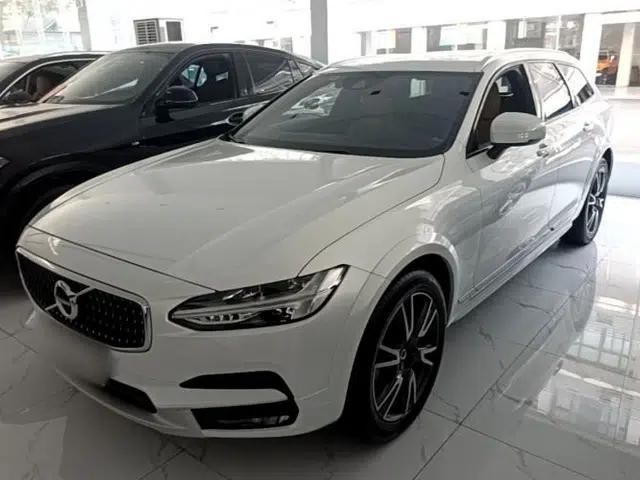 Volvo V90 2020 Cross Country T5 AWD Smart Range Edition
