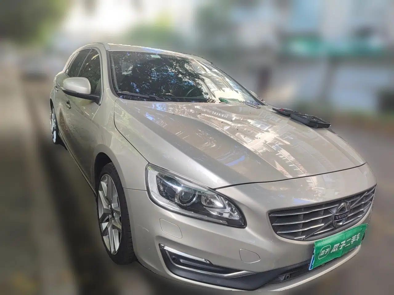 Volvo V60 2017 T5 Zhiyi Edition China V Standard — миниатюра 3