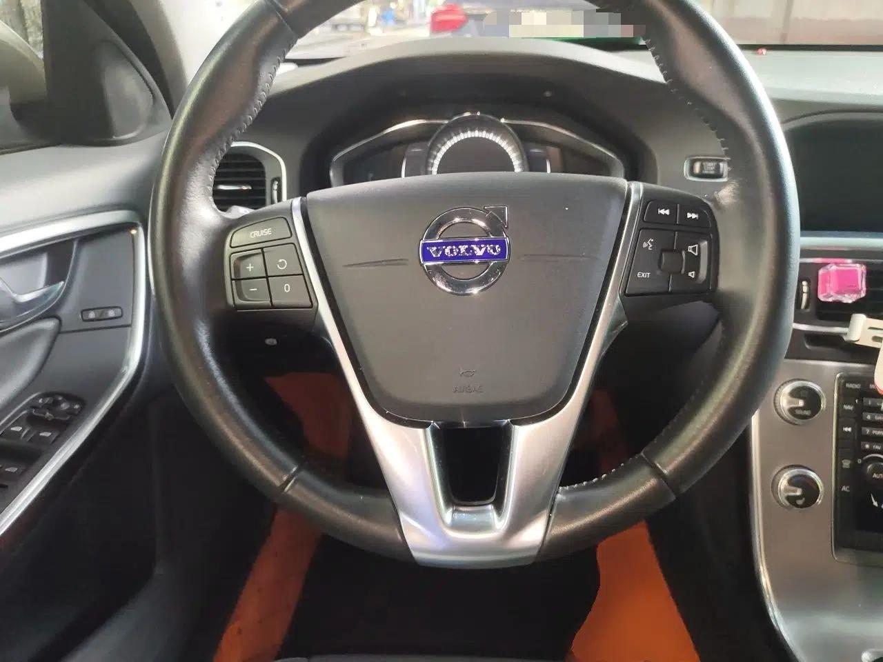 Volvo V60 2017 T5 Zhiyi Edition China V Standard — миниатюра 10