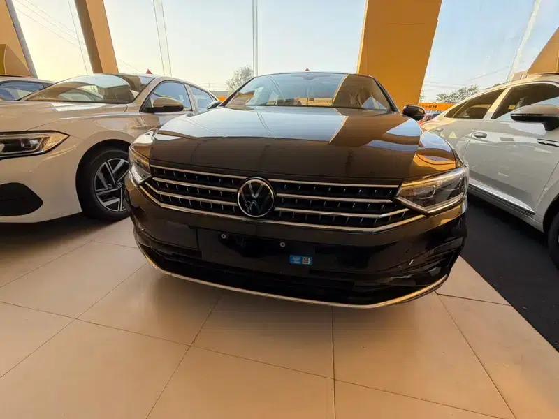 2025 Volkswagen Passat 330TSI DSG Luxury Edition — миниатюра 2
