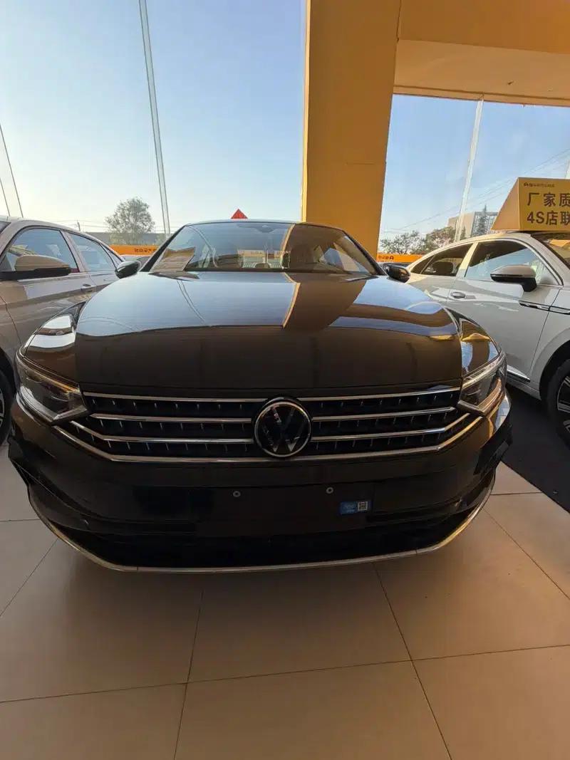 2025 Volkswagen Passat 330TSI DSG Luxury Edition — миниатюра 4