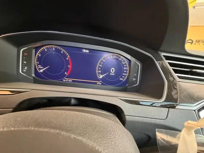 2025 Volkswagen Passat 330TSI DSG Luxury Edition — миниатюра 6
