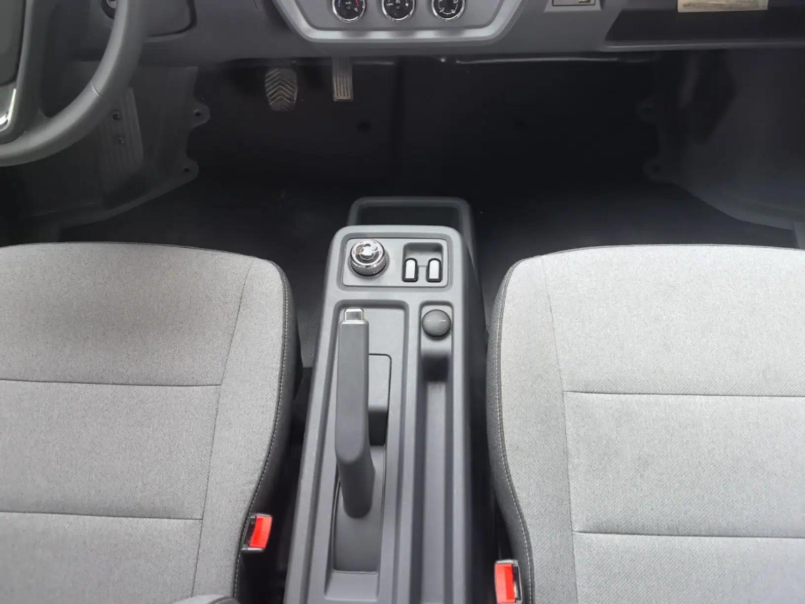 Wuling Yangguang 2025 Model 400km Bus Edition—Comfort Edition — миниатюра 16