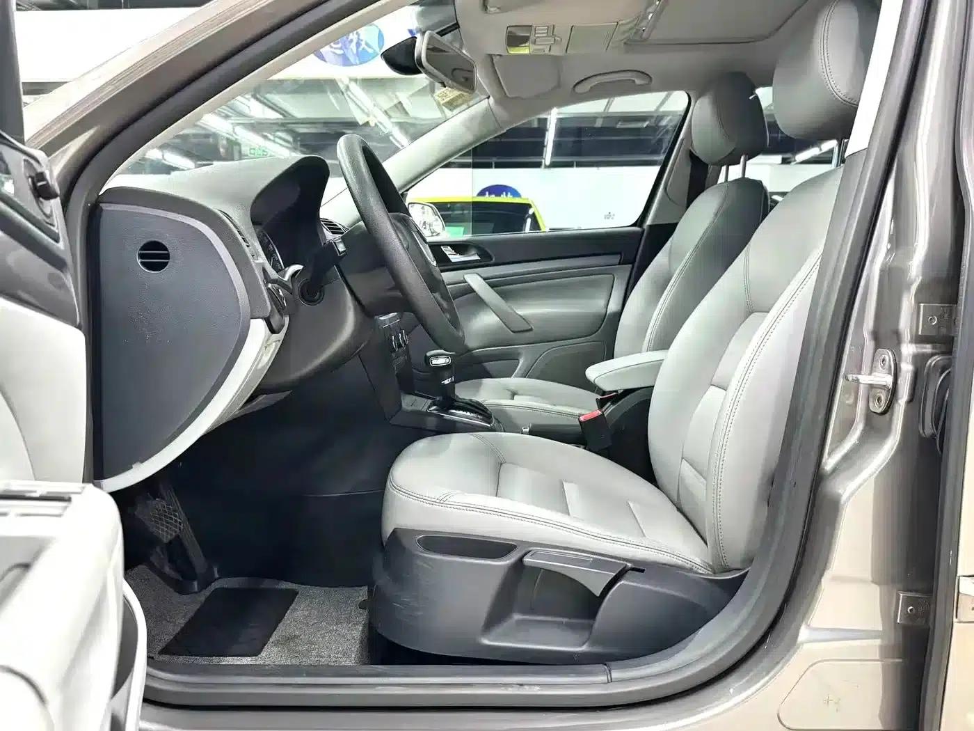 Octavia 2010 1.6L Automatic Elegance Edition — миниатюра 8