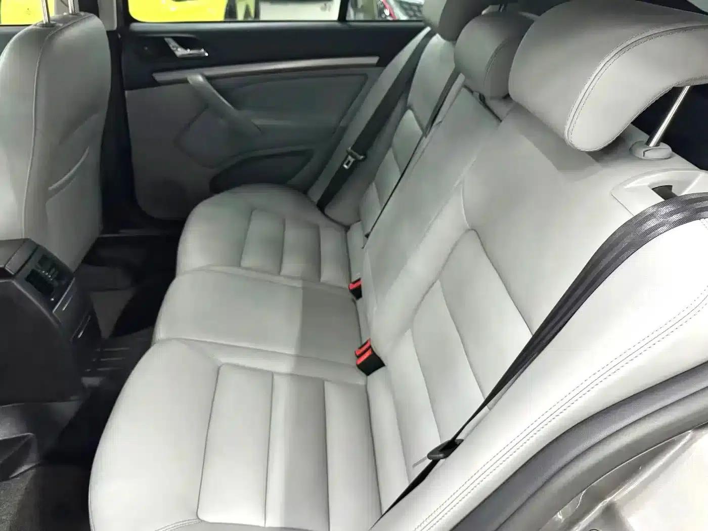 Octavia 2010 1.6L Automatic Elegance Edition — миниатюра 10
