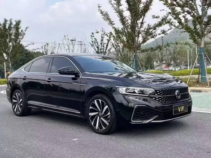 2022 Volkswagen Passat 330TSI Starry Sky Luxury Edition — миниатюра 3