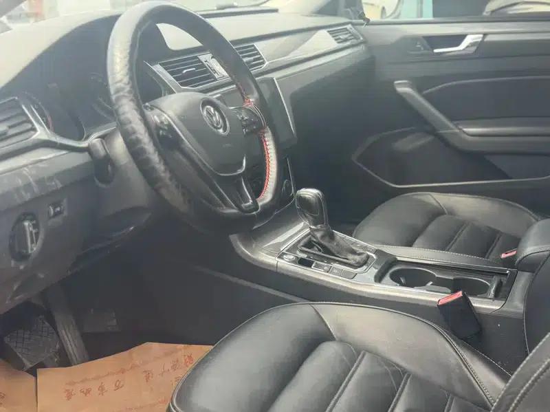 2017 Passat 330TSI DSG Premium Edition — миниатюра 9