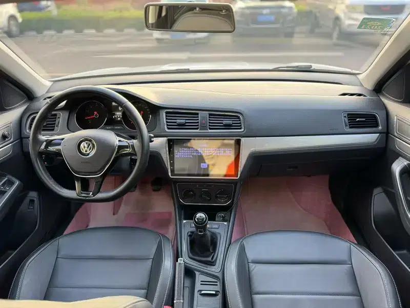 2017 Volkswagen Lavida 1.6L Manual Comfort Edition — миниатюра 6