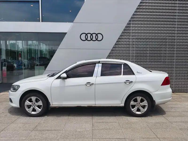 2014 Volkswagen Bora 1.6L Manual Comfort Model — миниатюра 3