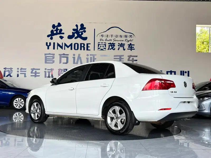 2015 Volkswagen Bora Value Edition 1.6L Manual Fashion Model — миниатюра 5