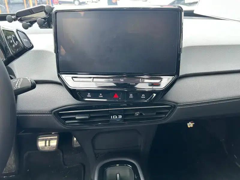 Volkswagen ID.3 2024 Outstanding Edition — миниатюра 10