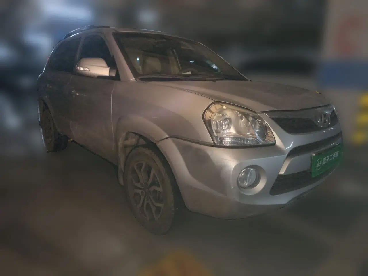 Hyundai Tucson 2013 2.0L Automatic Two-Wheel Drive Comfort Version — миниатюра 3
