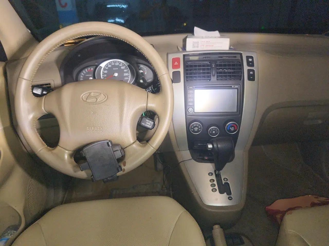 Hyundai Tucson 2013 2.0L Automatic Two-Wheel Drive Comfort Version — миниатюра 9