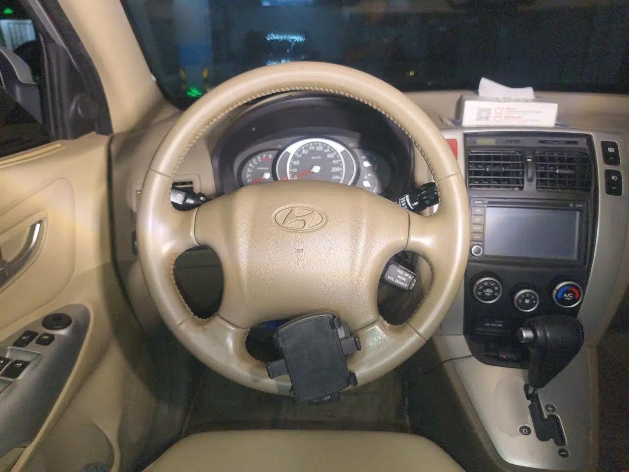 Hyundai Tucson 2013 2.0L Automatic Two-Wheel Drive Comfort Version — миниатюра 10