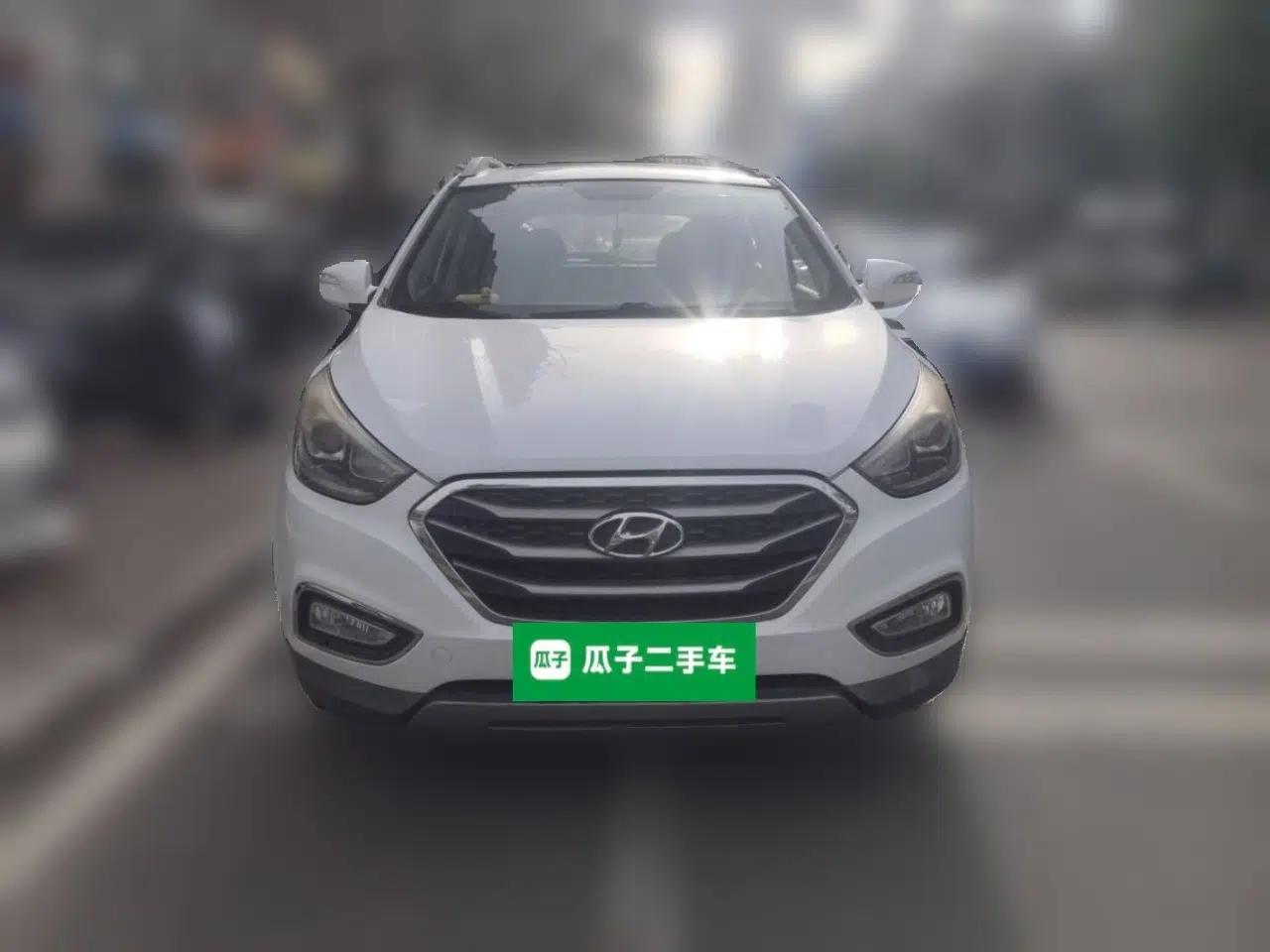 Hyundai ix35 2015 2.0L Automatic 2WD Smart Version China V Standard — миниатюра 2