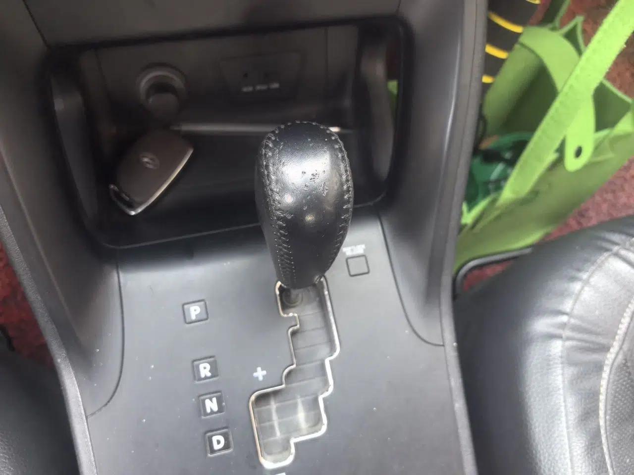 Hyundai ix35 2015 2.0L Automatic 2WD Smart Version China V Standard — миниатюра 14