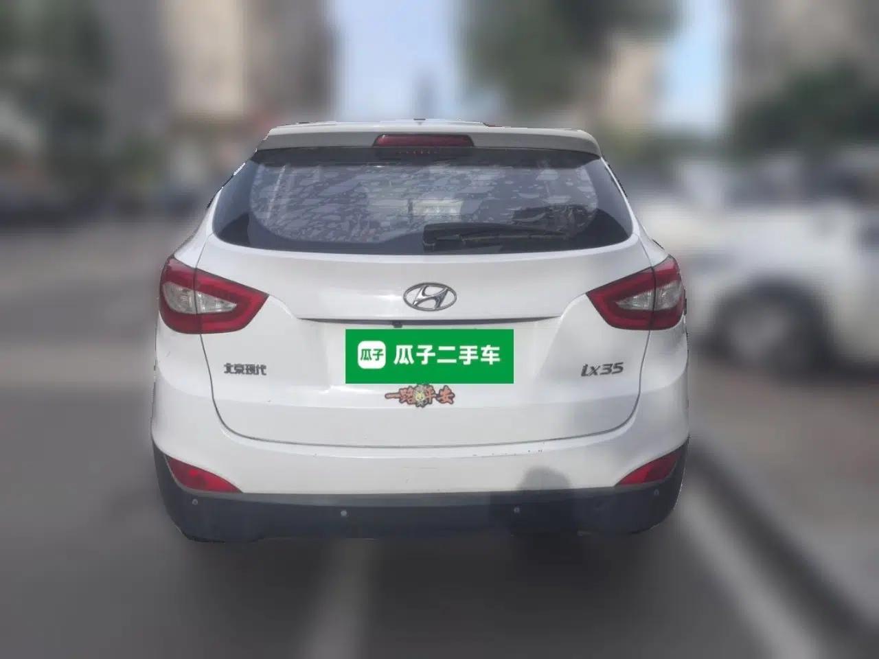 Hyundai ix35 2015 2.0L Automatic 2WD Smart Version China V Standard — миниатюра 5