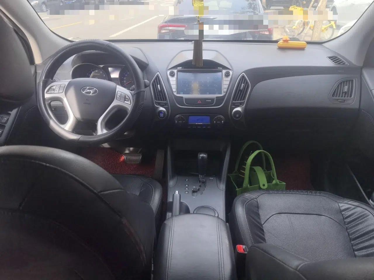 Hyundai ix35 2015 2.0L Automatic 2WD Smart Version China V Standard — миниатюра 9