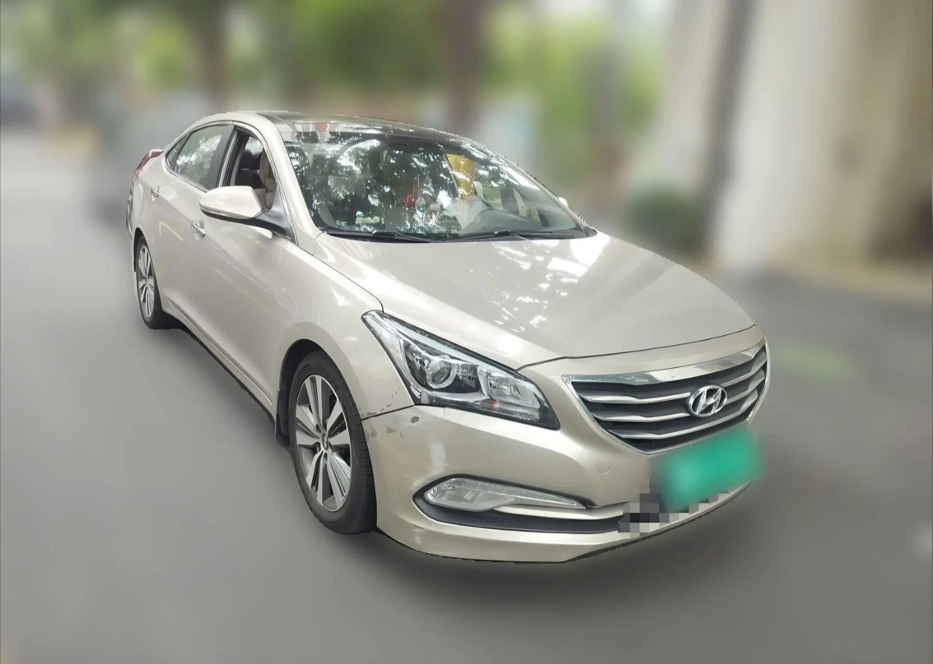 Hyundai Mistra 2016 1.8L Automatic Deluxe DLX Model — миниатюра 3