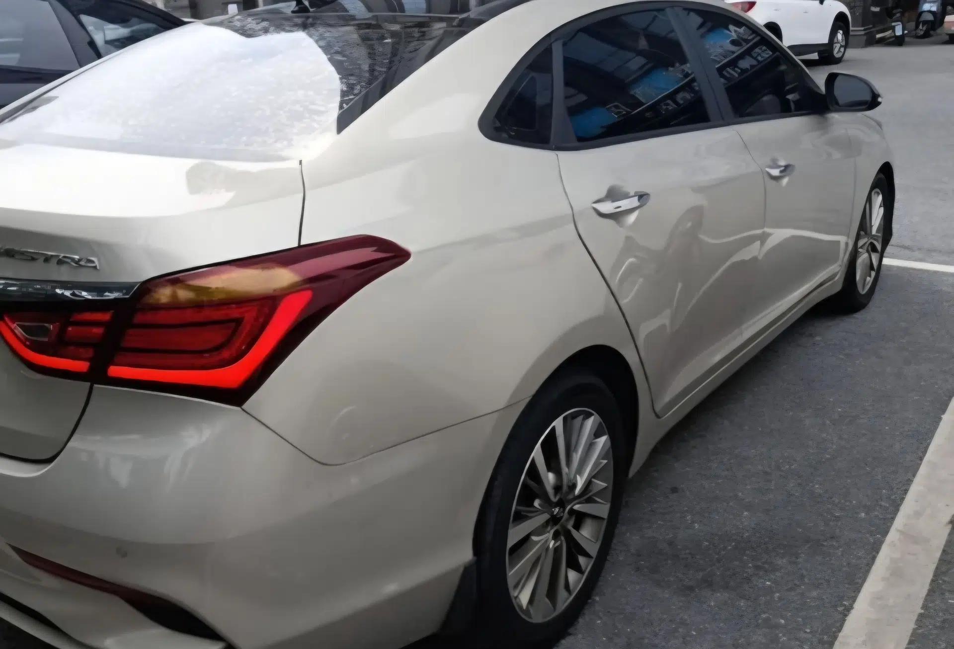 Hyundai Mistra 2016 1.8L Automatic Deluxe DLX Model — миниатюра 6