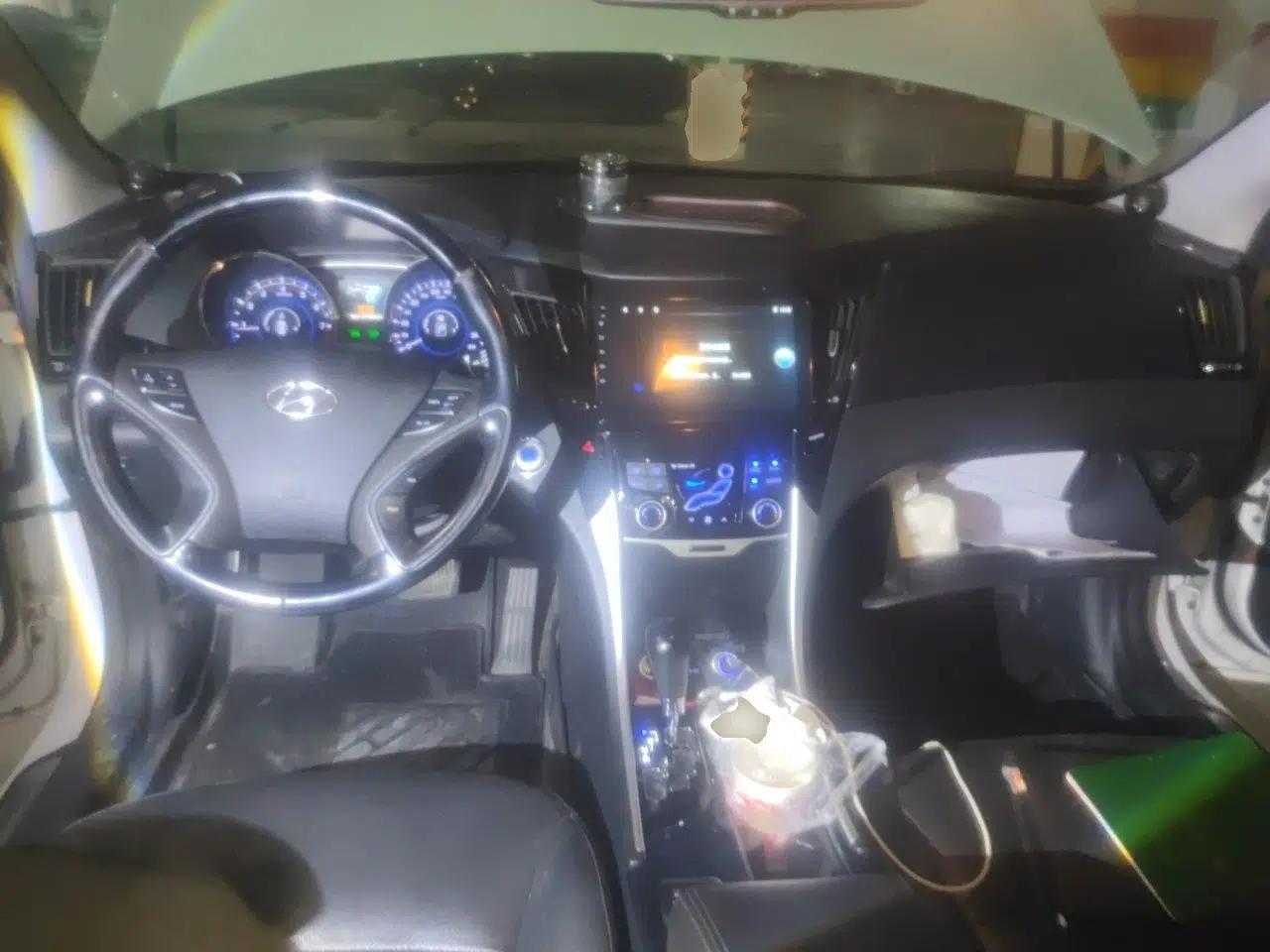 Hyundai Sonata 2013 2.4L Automatic Top-Grade Version China IV Standard — миниатюра 9