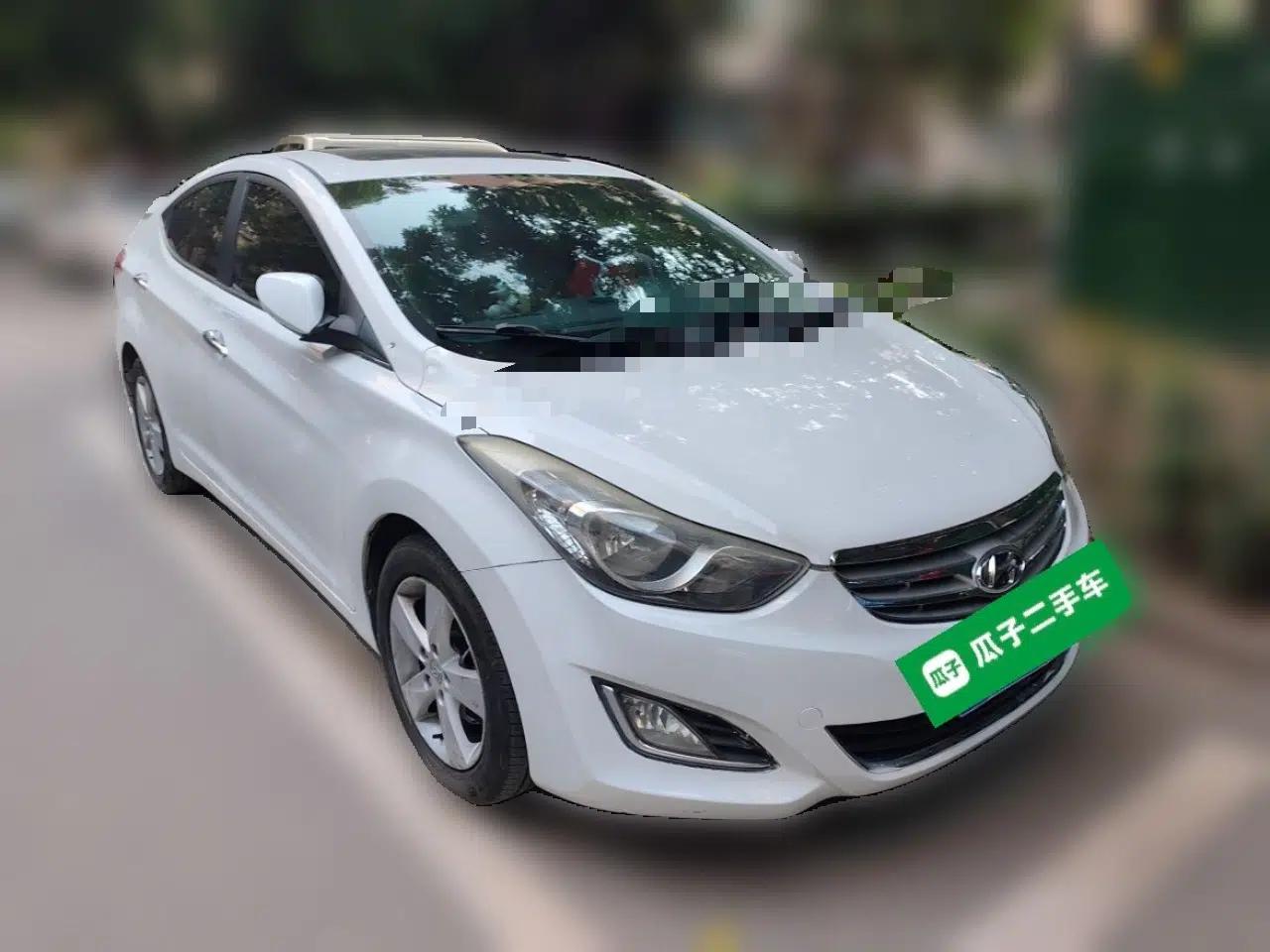 Hyundai Elantra (5th Generation / Langdong) 2012 1.6L Automatic Fashion Edition — миниатюра 3