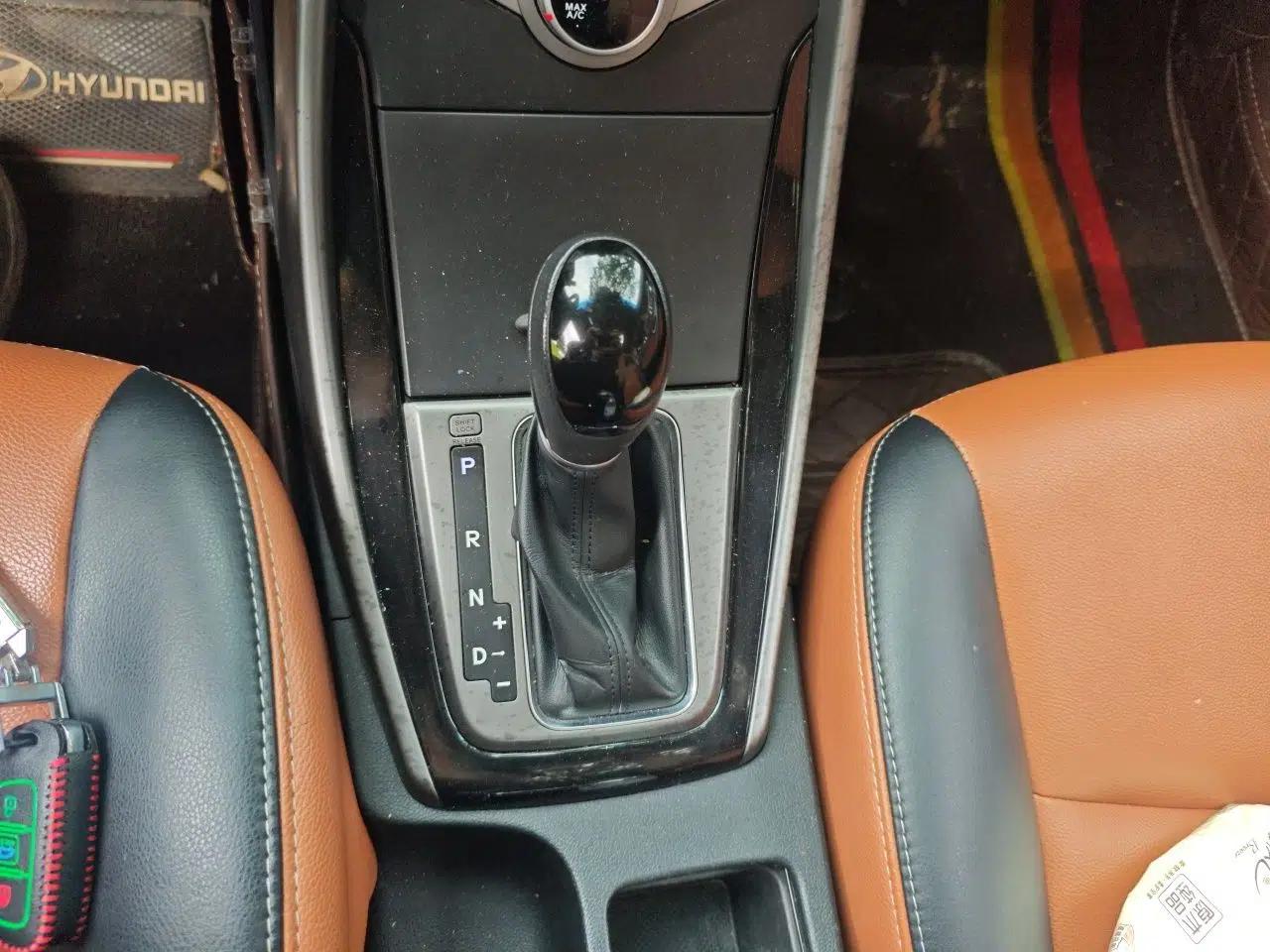 Hyundai Elantra (5th Generation / Langdong) 2015 1.6L Automatic Leading Model — миниатюра 14