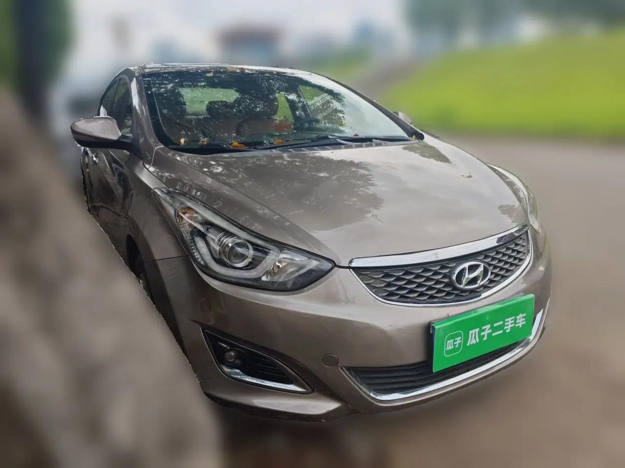 Hyundai Elantra (5th Generation / Langdong) 2015 1.6L Automatic Leading Model — миниатюра 3