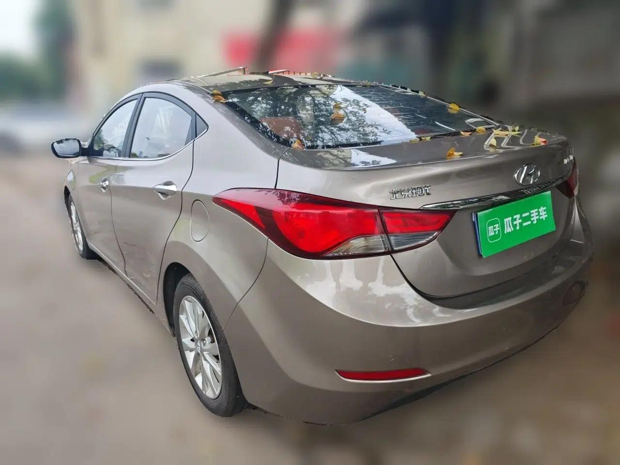 Hyundai Elantra (5th Generation / Langdong) 2015 1.6L Automatic Leading Model — миниатюра 4