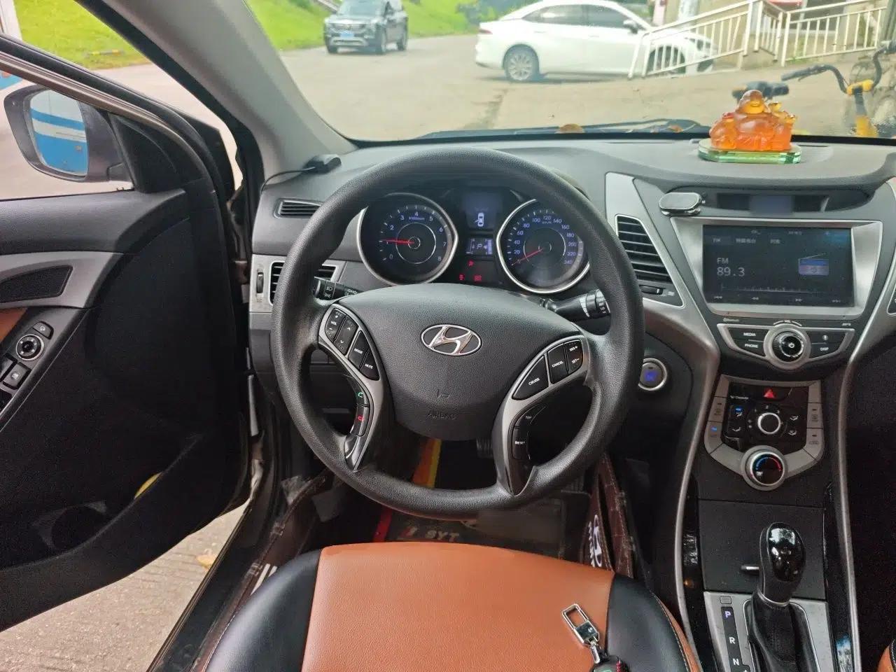 Hyundai Elantra (5th Generation / Langdong) 2015 1.6L Automatic Leading Model — миниатюра 10