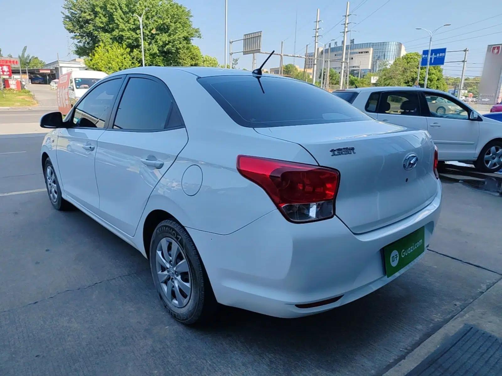 Hyundai Verna (older generation) 2020 1.4L Manual GL Refreshed Edition — миниатюра 4