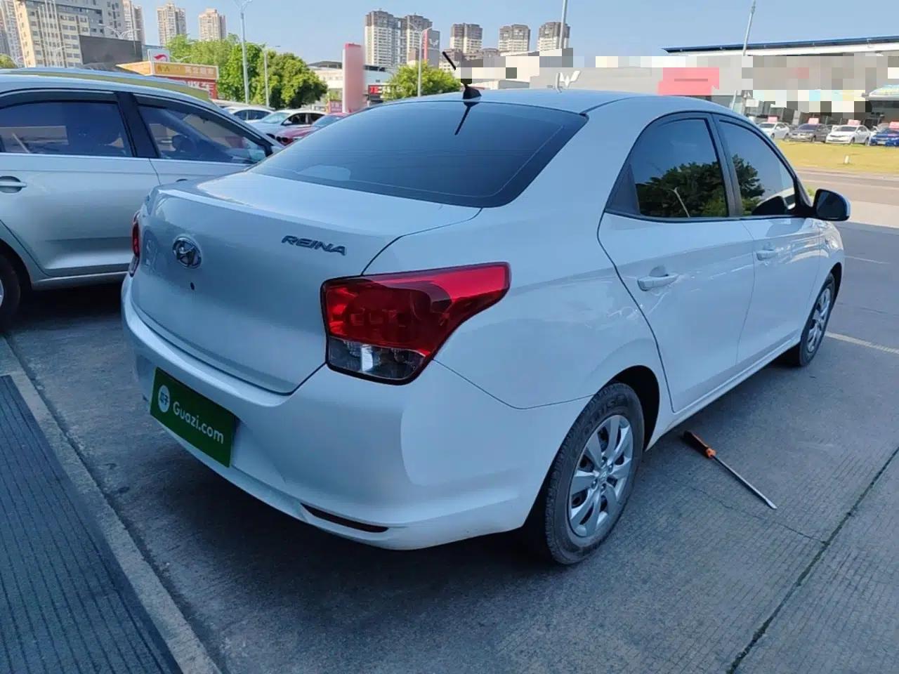 Hyundai Verna (older generation) 2020 1.4L Manual GL Refreshed Edition — миниатюра 6