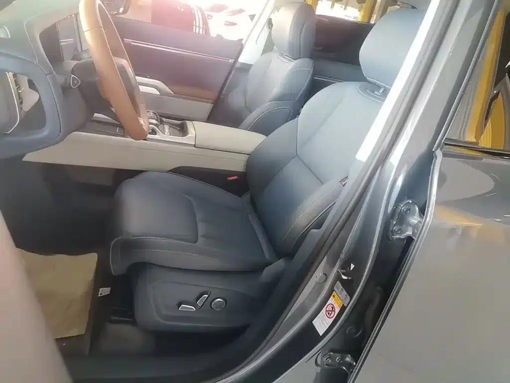 Dark Blue G318 2024 Model, 4WD Air Suspension Version — миниатюра 15
