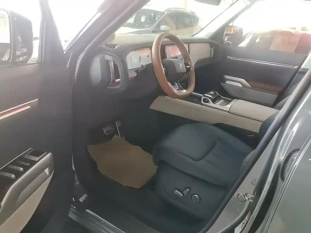 Dark Blue G318 2024 Model, 4WD Air Suspension Version — миниатюра 16