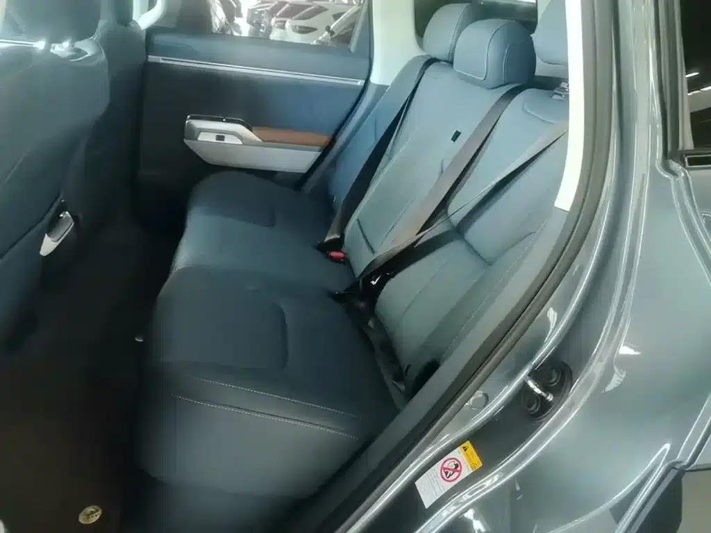 Dark Blue G318 2024 Model, 4WD Air Suspension Version — миниатюра 17