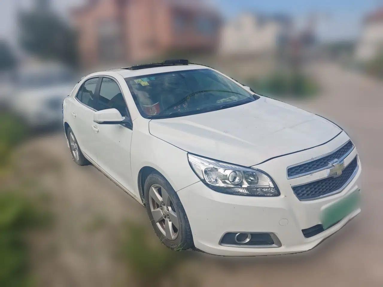 Chevrolet Malibu 2012 2.0L Automatic Luxury Edition — миниатюра 3