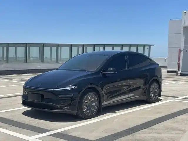 Model Y L 2025 Long Range All-Wheel Drive