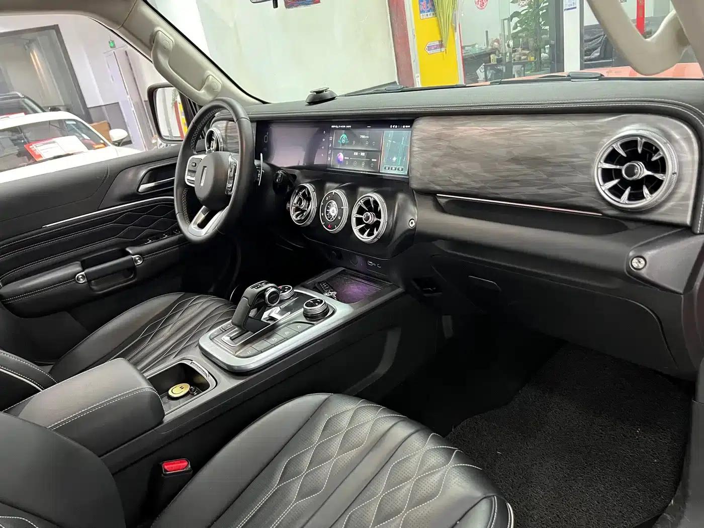 Tank 300 2021 Off-Road Edition 2.0T Challenger — миниатюра 14