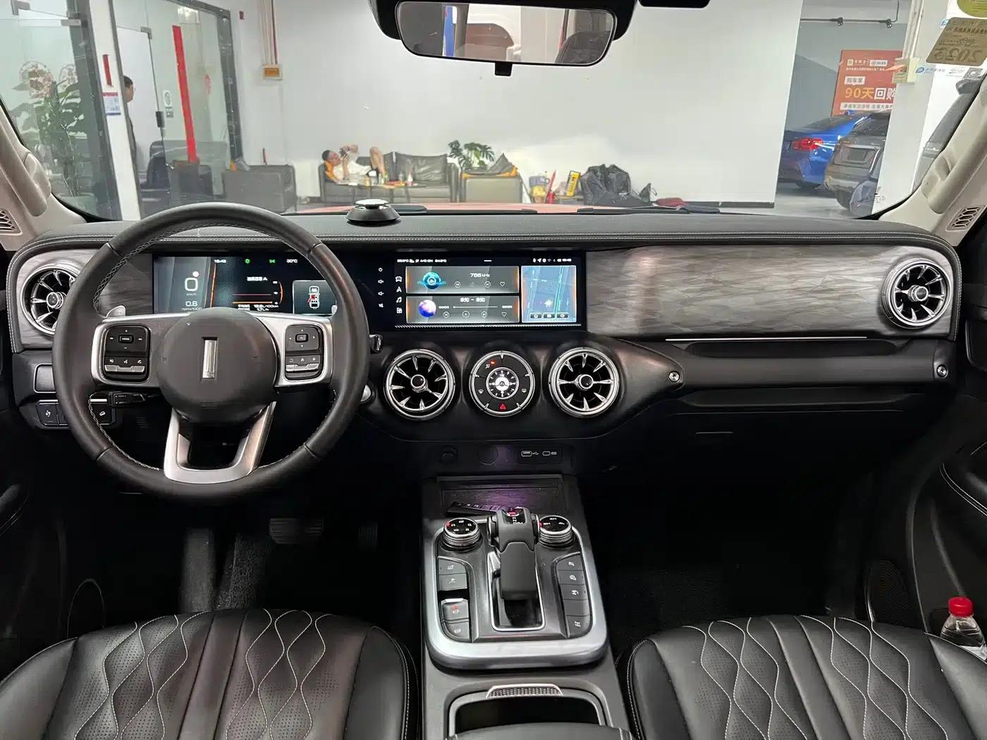 Tank 300 2021 Off-Road Edition 2.0T Challenger — миниатюра 9