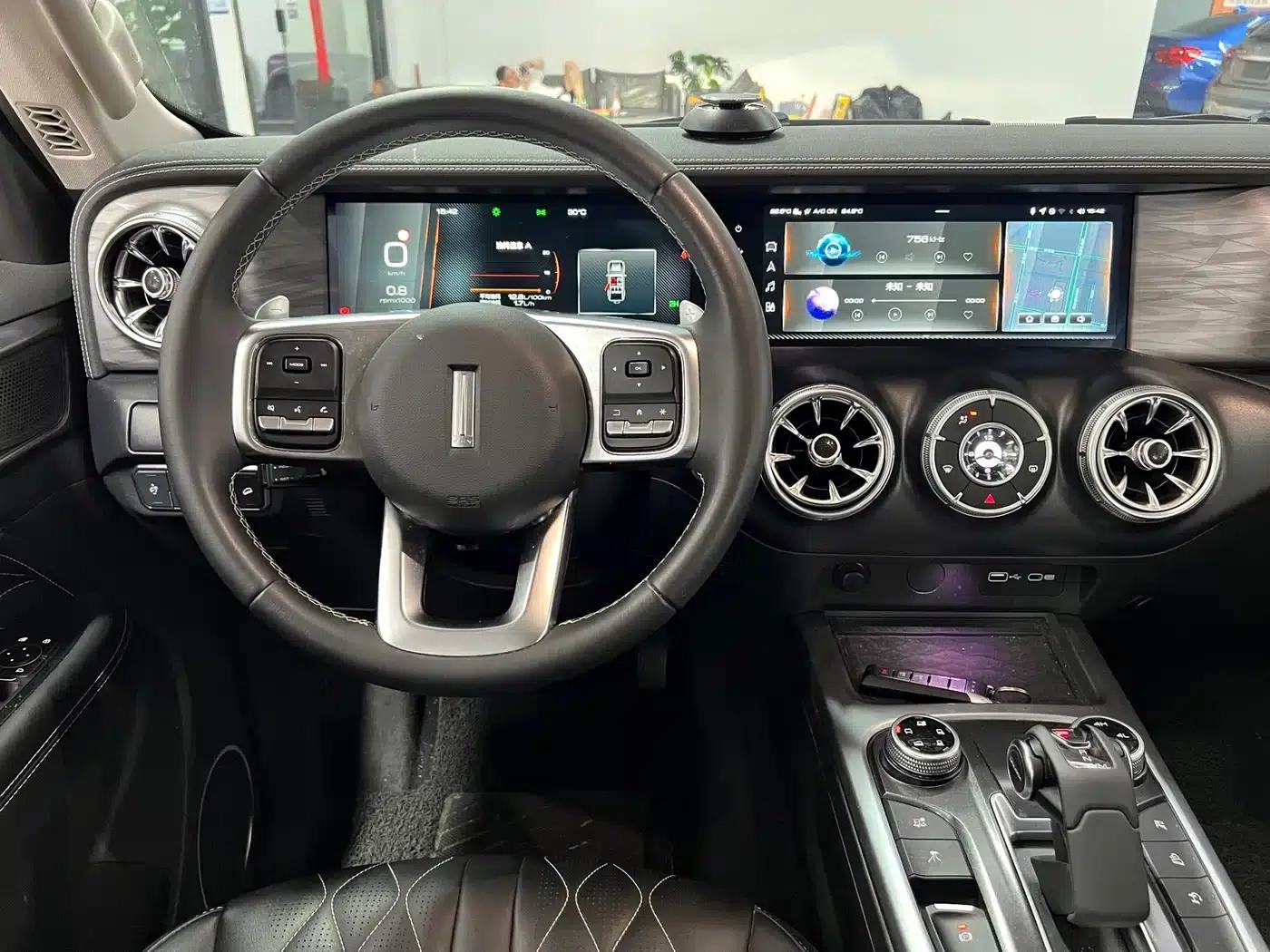 Tank 300 2021 Off-Road Edition 2.0T Challenger — миниатюра 10