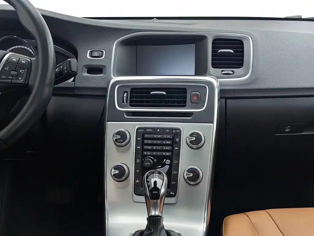 2019 Volvo S60, S60L Facelift, T5 Smart Elite Edition — миниатюра 12