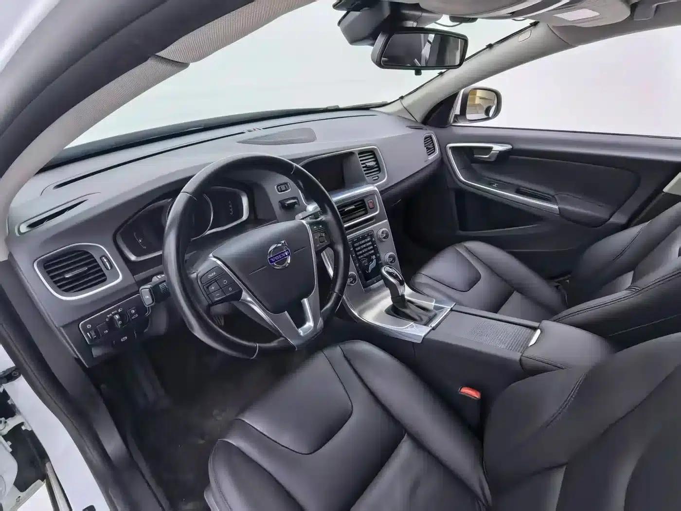 2015 Volvo S60 S60L 2.0T Smart Edition — миниатюра 16