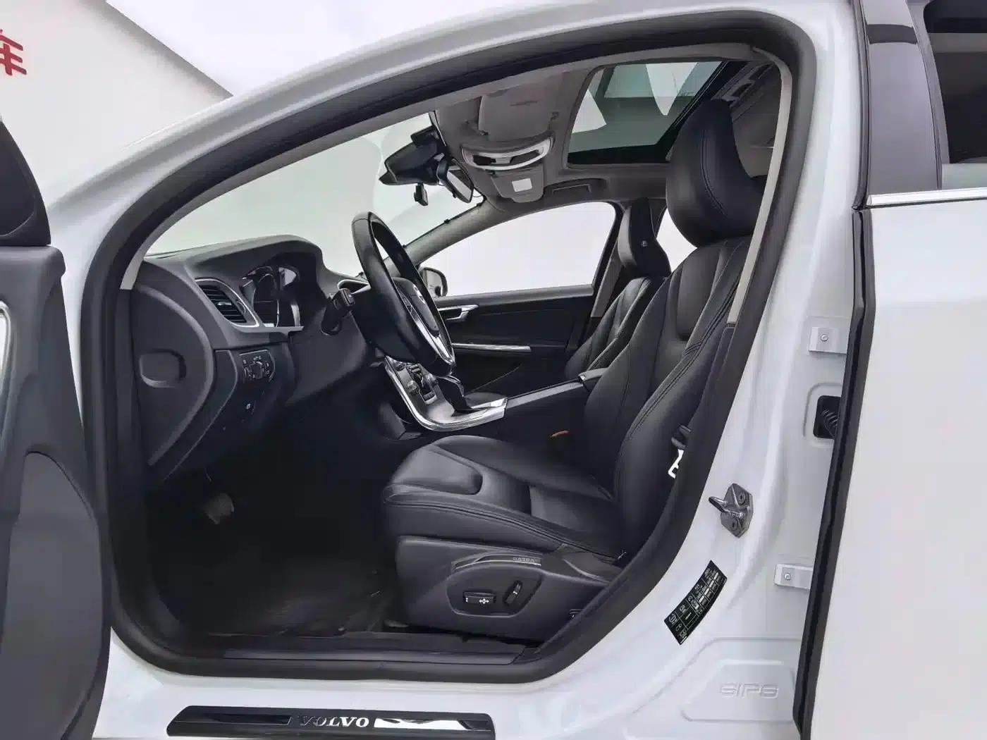 2015 Volvo S60 S60L 2.0T Smart Edition — миниатюра 17